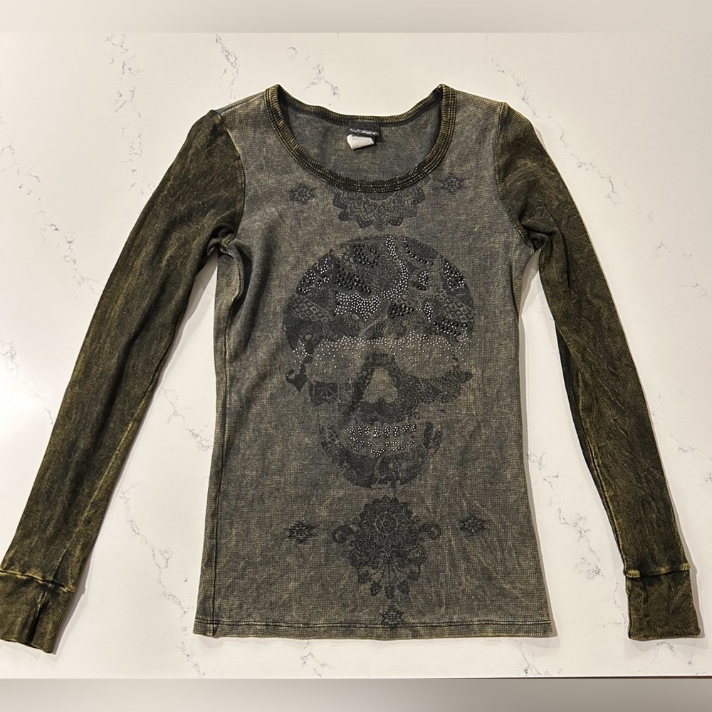 The Buckle, Daytrip Long Sleeve Skull Shirt